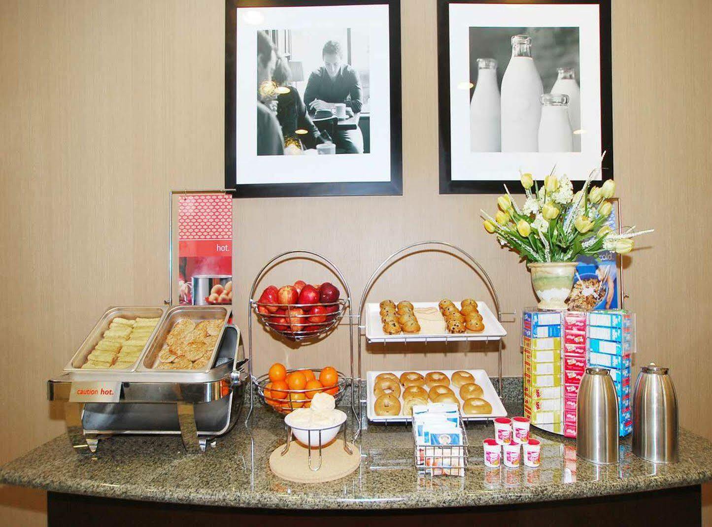 Hampton Inn & Suites Childress Ngoại thất bức ảnh